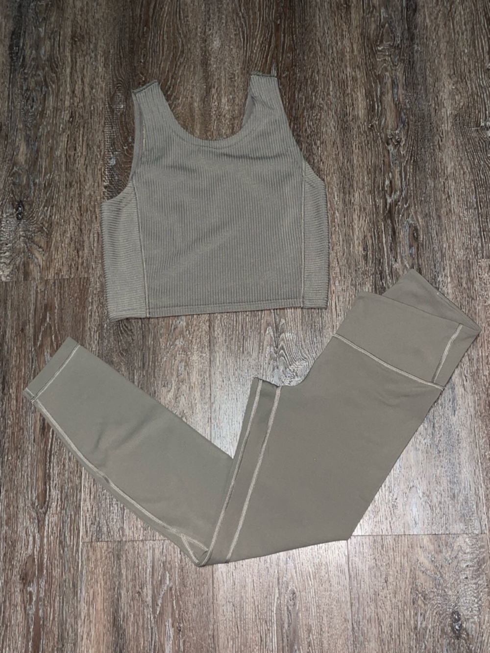 EUC Lululemon Matching Nomad Set. Size 4